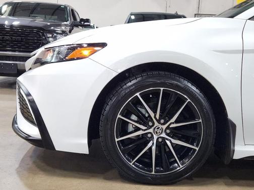 White 2022 Toyota Camry SE