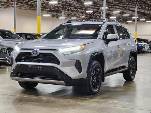 2024 Toyota RAV4 Hybrid SE