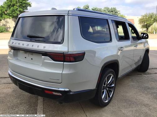 White 2022 Jeep Wagoneer Series III