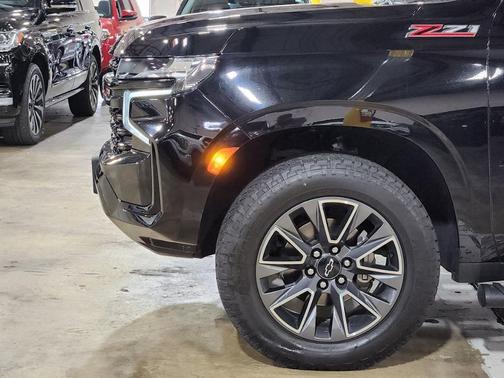 Black 2023 Chevrolet Suburban Z71