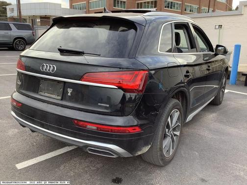 2022 Audi Q5 45 S line Premium Plus