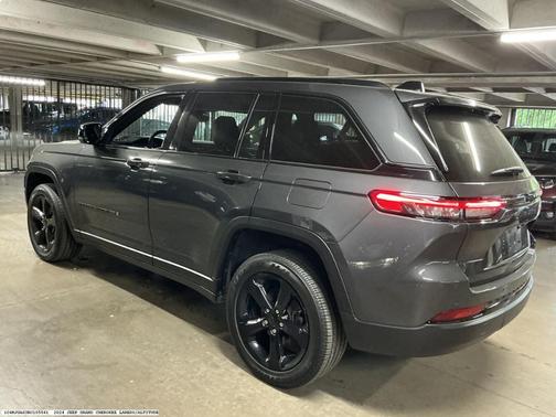 Gray 2024 Jeep Grand Cherokee Laredo