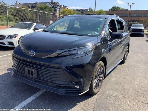 2024 Toyota Sienna Woodland Edition
