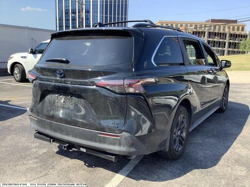 2024 Toyota Sienna Woodland Edition