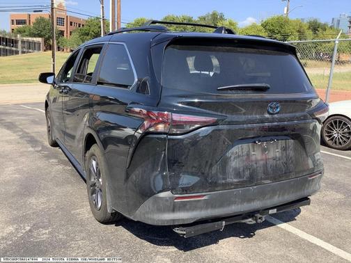 2024 Toyota Sienna Woodland Edition