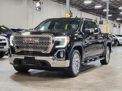 Black 2019 GMC Sierra 1500 SLT