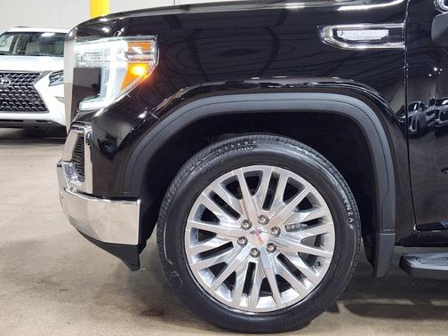 Black 2019 GMC Sierra 1500 SLT