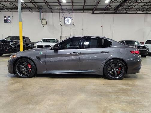 2022 Alfa Romeo Giulia Quadrifoglio