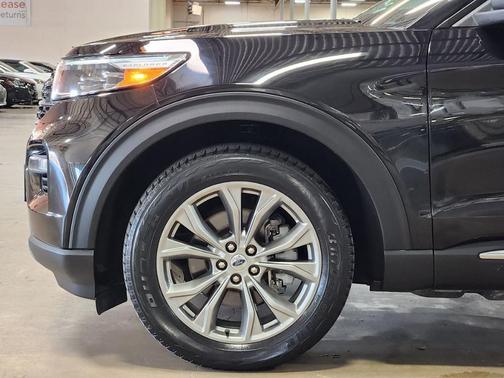 Black 2024 Ford Explorer XLT