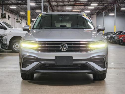 Pyrite Silver Metallic 2022 Volkswagen Tiguan 2.0T SE