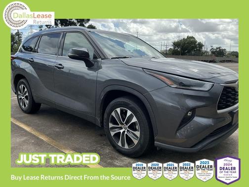 Gray 2021 Toyota Highlander XLE
