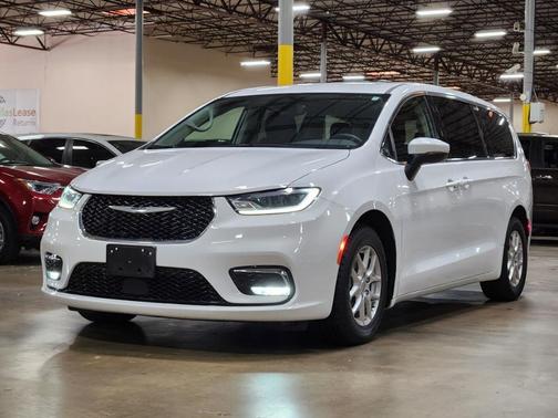 2023 Chrysler Pacifica Touring-L