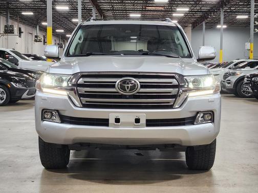 Silver 2019 Toyota Land Cruiser V8