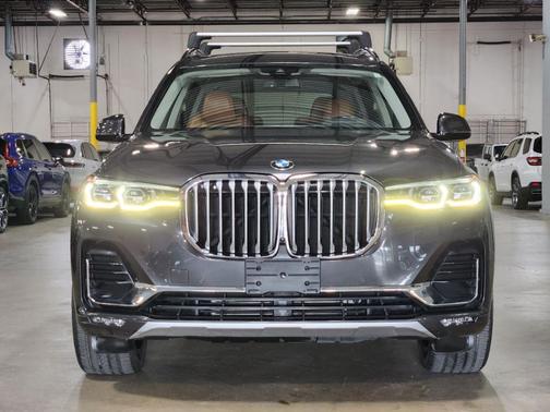 Gray 2022 BMW X7 xDrive40i