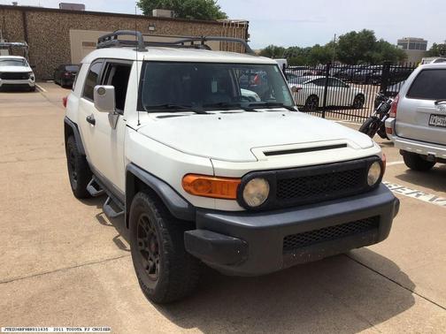 White 2011 Toyota FJ Cruiser Base