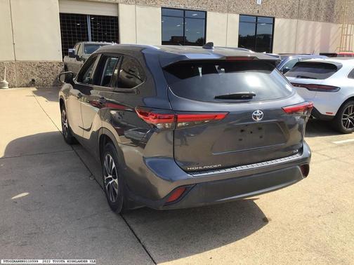 Gray 2022 Toyota Highlander XLE