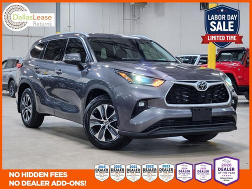 Gray 2022 Toyota Highlander XLE