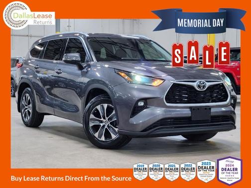 Gray 2022 Toyota Highlander XLE