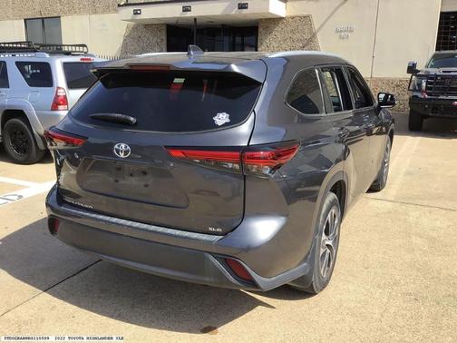 Gray 2022 Toyota Highlander XLE