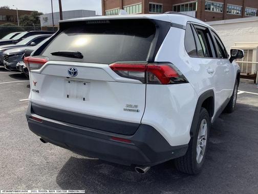 2021 Toyota RAV4 Hybrid XLE