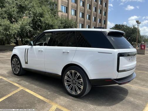Ostuni Pearl White 2025 Land Rover Range Rover P400 SE