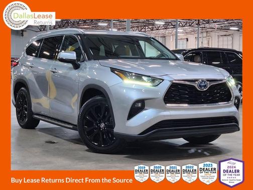 Silver 2022 Toyota Highlander Hybrid Limited