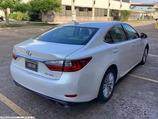 2017 Lexus ES 350 Base