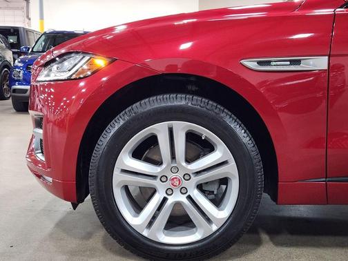 2017 Jaguar F-PACE 35t R-Sport
