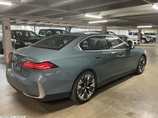 Green 2024 BMW 530 i