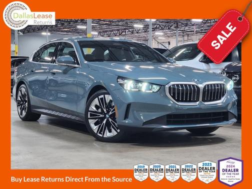 Green 2024 BMW 530 i