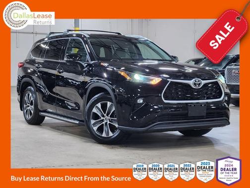 Black 2022 Toyota Highlander XLE