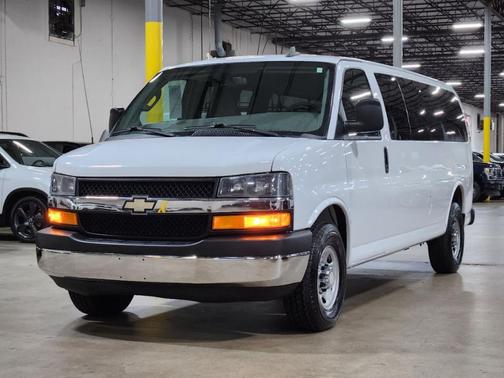 2017 Chevrolet Express 3500 LT