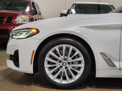 2022 BMW 530 i