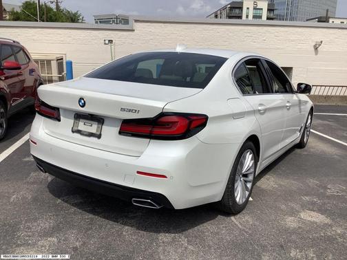 2022 BMW 530 i
