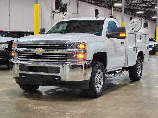 White 2018 Chevrolet Silverado 2500 WT