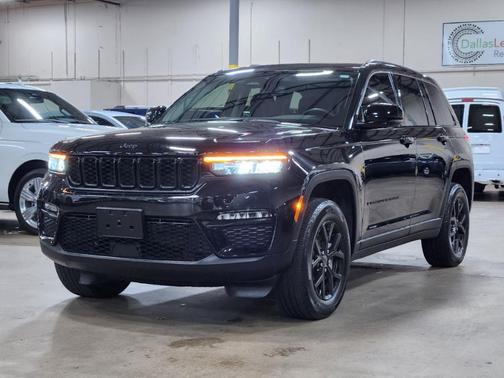 Black 2022 Jeep Grand Cherokee Limited