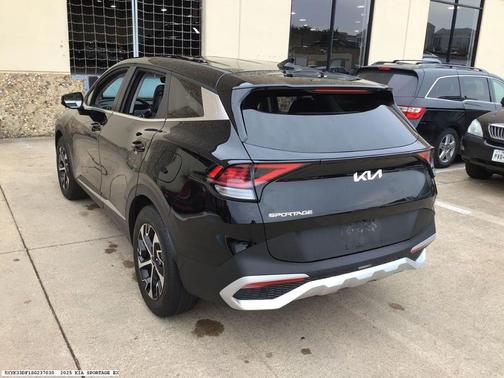 2025 Kia Sportage EX
