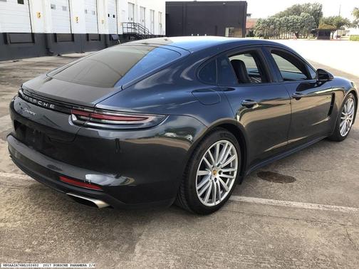2017 Porsche Panamera 4