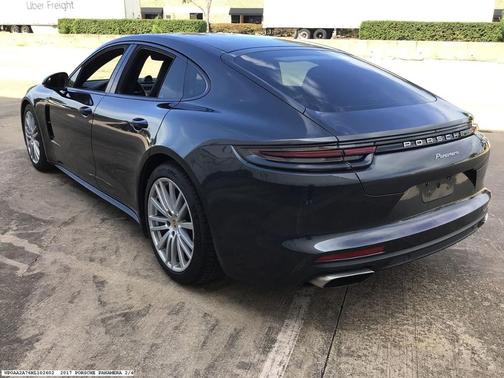 2017 Porsche Panamera 4