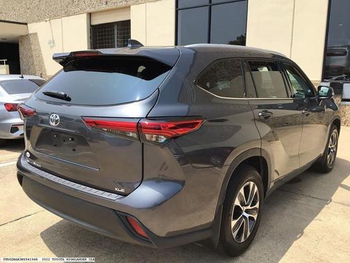 2022 Toyota Highlander XLE