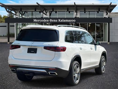 2025 Mercedes-Benz GLS 450 4MATIC
