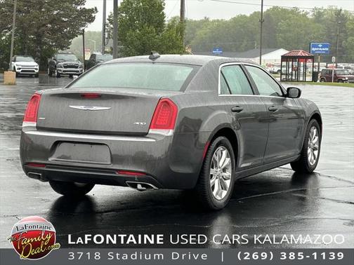 2023 Chrysler 300 Touring