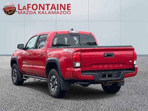 2017 Toyota Tacoma SR