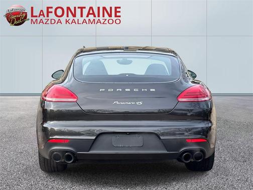 2015 Porsche Panamera 4S