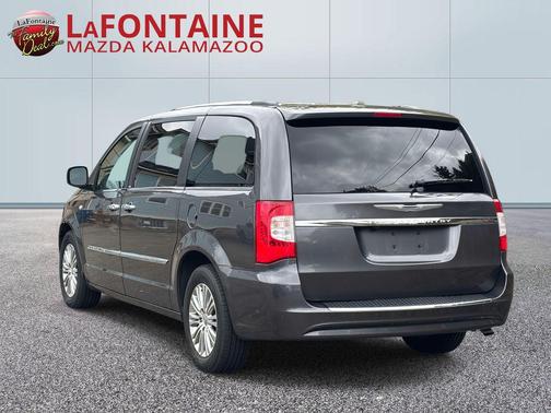 2014 Chrysler Town & Country Touring-L