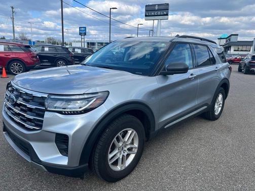 Iconic Silver Metallic 2025 Ford Explorer Active