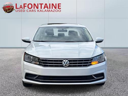2017 Volkswagen Passat 1.8T SE