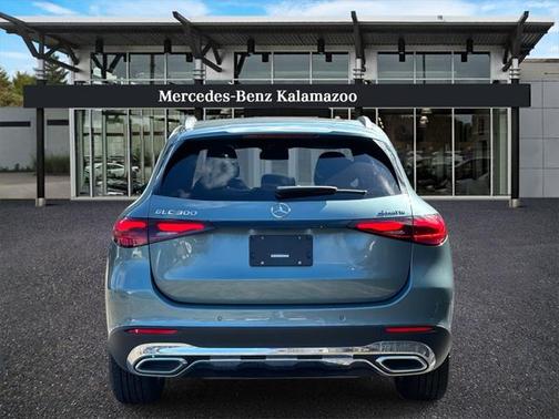 2025 Mercedes-Benz GLC 300 4MATIC