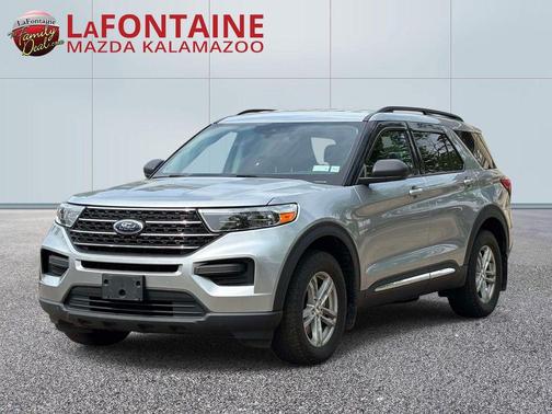 Iconic Silver Metallic 2021 Ford Explorer XLT