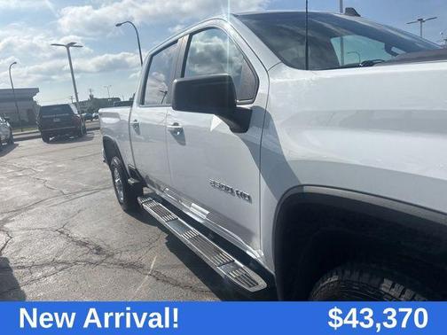 Summit White 2022 Chevrolet Silverado 2500 LT